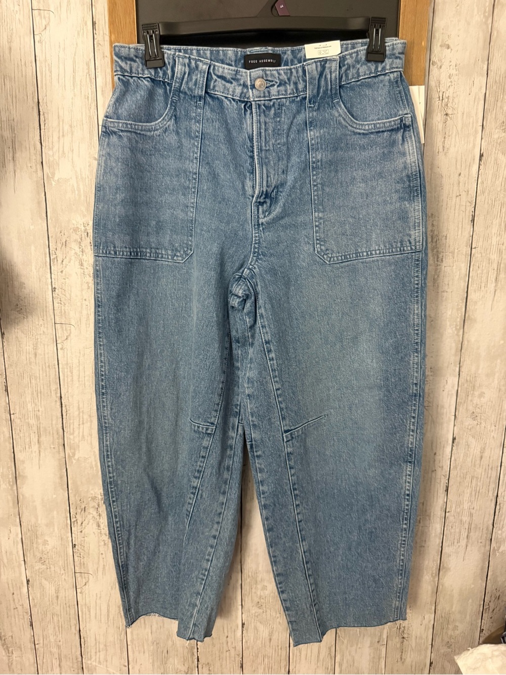 NWT Free Assembly carpenter barrel blue denim jeans Size 10